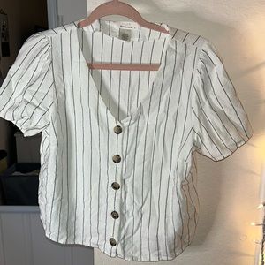 Urban Romantics Short Sleeve Pinstripe Button Top Size Medium White Linen Blouse